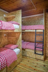 Postel nebo postele na pokoji v ubytování Buff Hostel Tirana