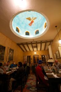 Restaurace v ubytování Las Palmeras Inn