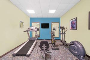 Fitness centrum a/nebo fitness zařízení v ubytování Wyndham Garden Midland