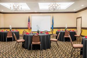 Οι επιχειρηματικές εγκαταστάσεις ή/και οι αίθουσες συνεδριάσεων στο Wyndham Garden Stillwater +33 φωτογραφίες