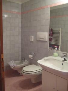 Koupelna v ubytování B&B Ciasa Weber