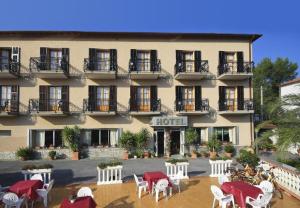 Foto dalla galleria di Albergo Ristorante San Matteo a San Bartolomeo al Mare