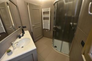Petit Hotel Elita的一间浴室