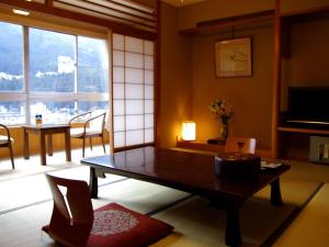 A television and/or entertainment centre at Gero Onsen Fugaku