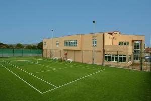 Tennis och/eller squashbanor vid eller i närheten av Marina Frapa Resort Rogoznica