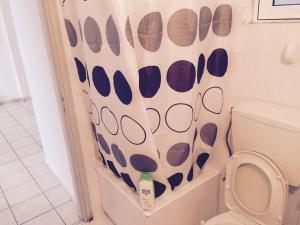 A bathroom at Korona Beach Apartments II