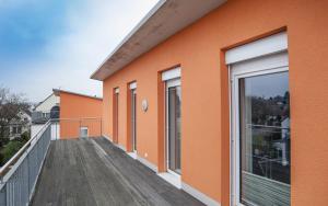 Ein Balkon oder eine Terrasse in der Unterkunft Ferienhaus Mainz