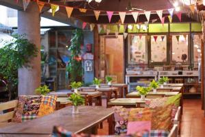 Restorāns vai citas vietas, kur ieturēt maltīti, naktsmītnē Phranakorn-Nornlen