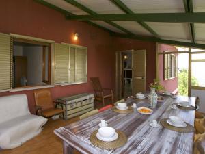 Posedenie v ubytovaní Holiday Home in Corvara with Pool and Barbecue