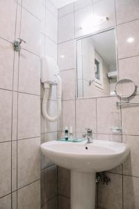 A bathroom at Hotel Pappas