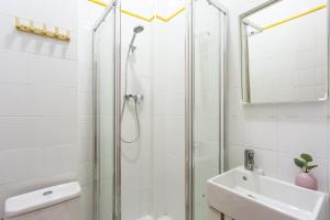 Kúpeľňa v ubytovaní Apartamentos Diaber Gerona 22
