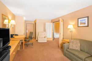 Posezení v ubytování Days Inn by Wyndham Worthington