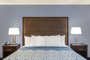 Letto o letti in una camera di Days Inn by Wyndham Moab
