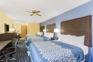 Letto o letti in una camera di Days Inn by Wyndham Moab