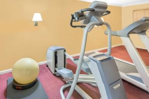 Fitness center at/o fitness facilities sa Days Inn by Wyndham N Little Rock East