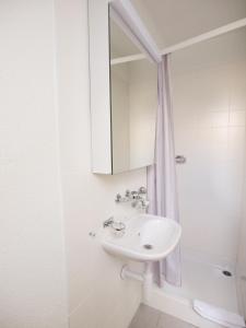 Ένα μπάνιο στο Hotel Gregory