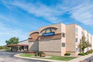 カークスビルにあるDays Inn by Wyndham Kirksvilleのデイビス・インのレンダリング