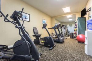 Palestra o centro fitness di Days Inn by Wyndham Leesville