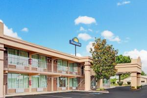 Gallery image of Days Inn by Wyndham Clarksville TN in Clarksville