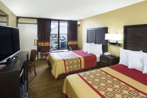 Foto dalla galleria di Days Inn by Wyndham Columbus-North Fort Moore a Columbus