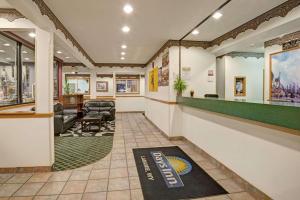 Vstupní hala nebo recepce v ubytování Days Inn by Wyndham Laramie