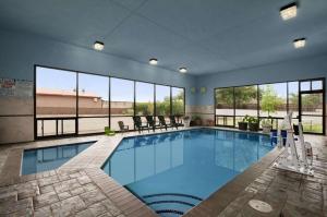 Piscina a Days Inn by Wyndham Childress o a prop