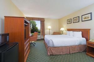 Gallery image of Days Inn by Wyndham Columbus Airport in Columbus