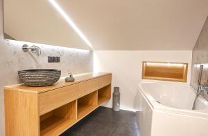 Kúpeľňa v ubytovaní Apartament Sun House SAUNA KOMINEK SKRZYCZNE