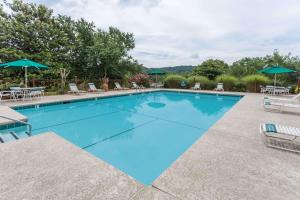 Piscina a Extended Stay America Suites - Bristol o a prop