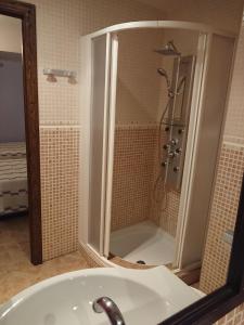 Koupelna v ubytování Posada La Reja + 37 fotografií