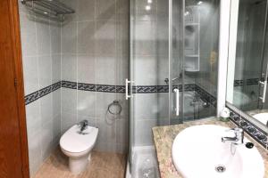 Kúpeľňa v ubytovaní Apartamento Las Palomas Beach 201