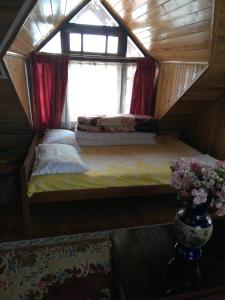Cama o camas de una habitación en Himshikha Homestay