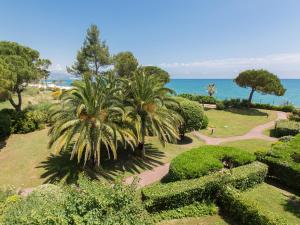 Afbeelding uit fotogalerij van Hôtel Bahia in Villeneuve-Loubet