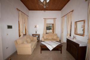 Imagen de la galería de Kaitoula Apartment Up, en Symi