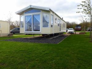 Foto de la galería de Aspen Retreat, Haggerston Castle en Cheswick