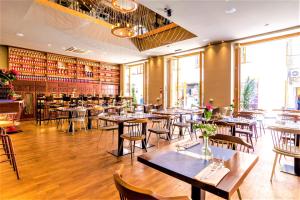 Reštaurácia alebo iné gastronomické zariadenie v ubytovaní Cindro Apartment with Terrace