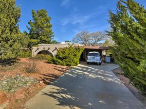 Gallery image of Charming home with red rock view, near Stupa and trails, with UV light air filters in Sedona