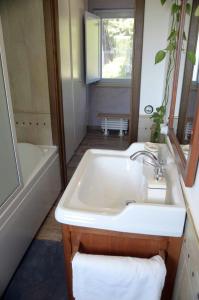 A bathroom at Rifugio Nel Bosco