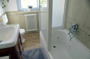 A bathroom at Rifugio Nel Bosco
