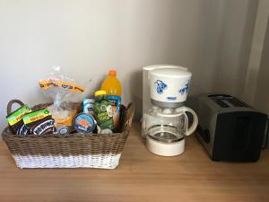 Kaffee-/Teezubehör in der Unterkunft Seabirds Bed and Breakfast