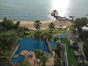 Gallery image of The Palm Beach Front in Pattaya North