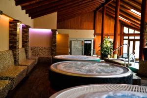 NagyhutaKőkapu Vadászkastély és Hotel & Apartments的相册照片