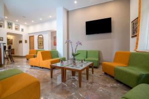 TV a/nebo společenská místnost v ubytování Hotel Tourist