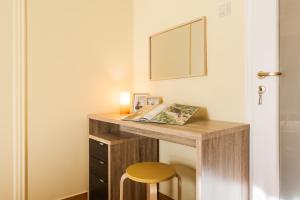 Fotografie z fotogalerie ubytování Private Central View rooms in Shared apartment near to Acropolis Metro Station v Aténách