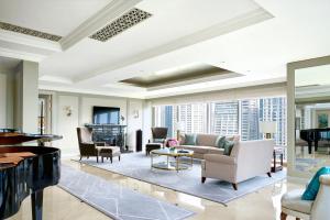 Χώρος καθιστικού στο The Langham, Shenzhen