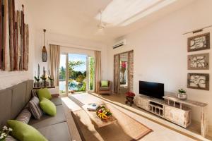 A seating area at The Aiyana Resort & Spa