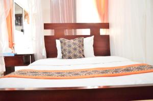 Postel nebo postele na pokoji v ubytování Sheevy"s Bed N Breakfast