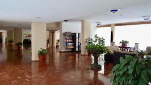 Vstupní hala nebo recepce v ubytování Honeymoon Apartments + 37 fotografií