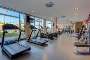 Fitnesscentret og/eller fitnessfaciliteterne på Hipotels Playa La Barrosa - Adults Only