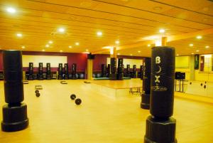 Fitness centrum a/nebo fitness zařízení v ubytování Evenia Olympic Suites